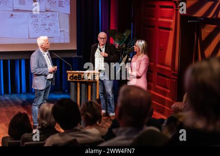 AMSTERDAM - L'illustrateur judiciaire Aloys Oosterwijk et la journaliste criminelle Marieke de Witte lors de la présentation du livre MARENGO - le procès le plus malade et le plus empoisonné de tous les temps. Oosterwijk, en collaboration avec la journaliste criminelle Marieke de Witte, a rendu compte de l'important processus de liquidation de Marengo pendant six ans. ANP EVA PLEVIER pays-bas OUT - belgique OUT Banque D'Images