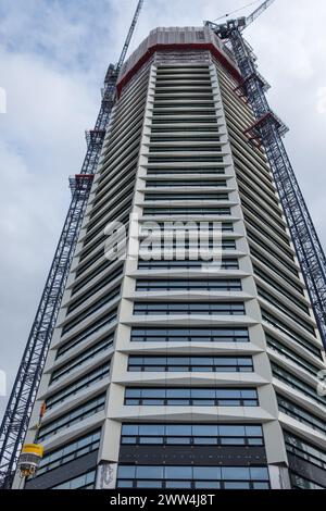 La construction de l'Octogone, un immeuble résidentiel octogonal de 49 étages dans le centre de Birmingham se poursuit. Le plus haut bâtiment de Birmingham Banque D'Images