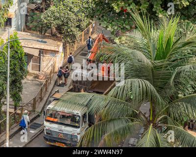 01 09 2024 pelle hydraulique Caterpillar en action sur le lok Gram Kalyan Maharashtra INDIA Asia Banque D'Images