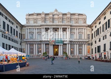 Gênes, Italie - mars 29 2019 : le Palais des Doges (italien : Palazzo Ducale) était autrefois la maison des Doges de Gênes, il est maintenant un musée et un centre fo Banque D'Images