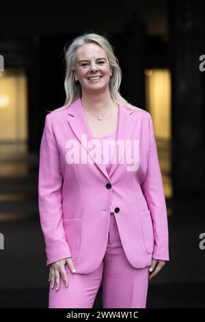AMSTERDAM - Portrait de Marieke de Witte lors de la présentation du livre MARENGO - le processus le plus malade et empoisonné jamais. Oosterwijk, en collaboration avec la journaliste criminelle Marieke de Witte, a rendu compte de l'important processus de liquidation de Marengo pendant six ans. ANP EVA PLEVIER pays-bas OUT - belgique OUT Banque D'Images