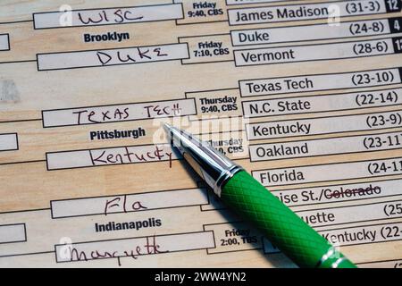 Still Life de 2024, dernier tournoi du championnat de basket-ball NCAA dans le journal du New York Post, États-Unis Banque D'Images
