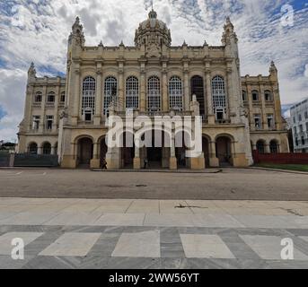 100+ façade nord du Musée de la Révolution-ancien Palais présidentiel construit en 1913-20 par les architectes Rodolfo Maruri et Paul Belau. La Havane-Cuba Banque D'Images