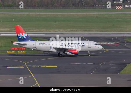 YU-APN Air Serbia Airbus A319-132 AM Flughafen Düsseldorf. DUS EDDL. Düsseldorf, Rhénanie-du-Nord-Westphalie, DEU, Deutschland, 14.03.2024 *** YU APN Air Serbia Airbus A319 132 at Düsseldorf Airport dus EDDL Düsseldorf, Rhénanie du Nord-Westphalie, DEU, Allemagne, 14 03 2024 Banque D'Images