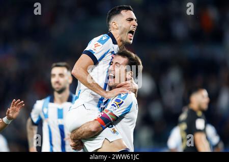 Saint-Sébastien, Espagne. Crédit : D. 15 mars 2024. Mikel Merino, Mikel Oyarzabal (Sociedad) Football/Soccer : Espagnol 'la Liga EA Sports' match entre la Real Sociedad 2-0 Cadix au Reale Arena de Saint-Sébastien, Espagne. Crédit : d .Nakashima/AFLO/Alamy Live News Banque D'Images