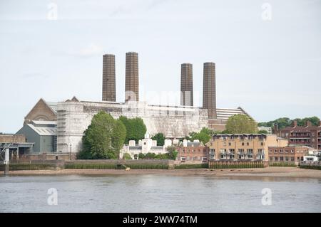 Greenwich Power Station est une centrale électrique de secours au gaz et anciennement alimentée au pétrole et au charbon située sur la Tamise à Greenwich dans le sud-est de Londres. Original Banque D'Images