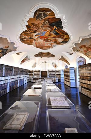 Zeliv, République tchèque. 19 mars 2024. La bibliothèque du monastère prémonstraten de Zeliv, après reconstruction, sera ouverte au public à partir du 23 mars. Bibliothèque photographiée à Zeliv, République tchèque, 19 mars 2024. Crédit : Lubos Pavlicek/CTK photo/Alamy Live News Banque D'Images