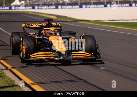 Melbourne, Australie. 22 mars 2024. L'australien Oscar Piastri pilote la McLaren MCL37 (81) lors des essais préalables au Grand Prix de F1 d'Australie sur le circuit du Grand Prix d'Albert Park. (Photo de George Hitchens/SOPA images/SIPA USA) crédit : SIPA USA/Alamy Live News Banque D'Images