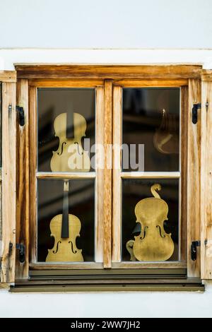 Musée de la fabrication du violon, Mittenwald, Werdenfelser Land, haute-Bavière, Bavière, Allemagne Banque D'Images