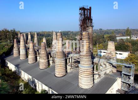 Vue aérienne de la batterie du four à puits dans le parc du musée de Ruedersdorf. La batterie de fours à cuve avec ses 18 fours Ruedersdorf est un exemple unique du Banque D'Images