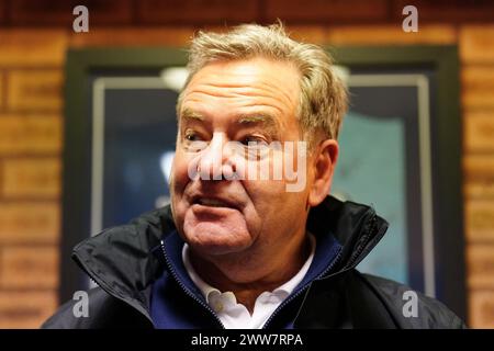 Photo du dossier datée du 13-03-2023 de Jeff Stelling. Les clubs hors ligue restent « l’âme et l’âme du football anglais », car ils s’efforcent d’équilibrer l’ambition avec une gestion financière prudente, selon Jeff Stelling, président de Hartlepool. Date d'émission : vendredi 22 mars 2024. Banque D'Images