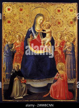 FRA Angelico - Vierge et enfant intronisé avec neuf anges et les saints Dominique et Catherine d'Alexandrie Banque D'Images