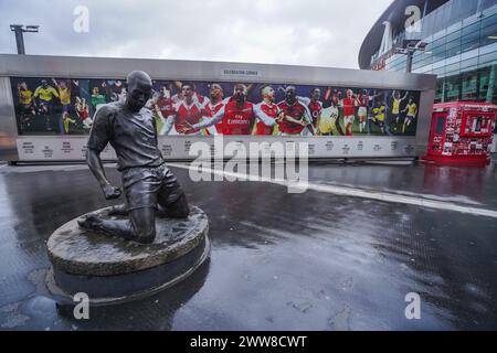 Statue de Thierry Henry à l'Arsenal Emirates Stadium, au nord de Londres Banque D'Images