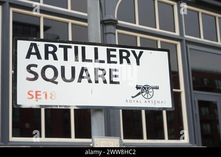 Panneau indiquant Artillery Square, Woolwich Arsenal. Banque D'Images