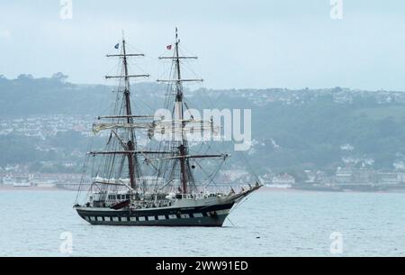 Une vue de 360 depuis le mât du Stavros S Niarchos alors qu'il navigue au large de la côte de Brixham, Devon. Le navire de formation du Tall Ships Youth Trust est le Banque D'Images