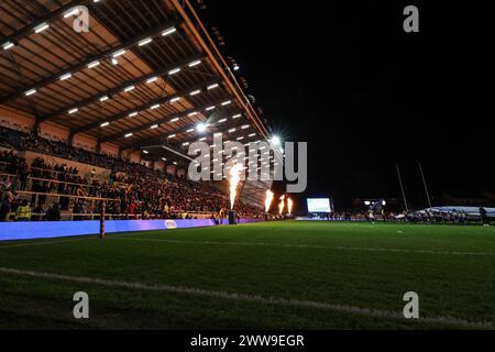 Leeds, Royaume-Uni. 22 mars 2024. Pyrotechnie au stade Headingley avant le match de la sixième ronde de la Betfred Challenge Cup Leeds Rhinos vs St Helens au stade Headingley, Leeds, Royaume-Uni, le 22 mars 2024 (photo Mark Cosgrove/News images) à Leeds, Royaume-Uni, le 22/03/2024. (Photo de Mark Cosgrove/News images/SIPA USA) crédit : SIPA USA/Alamy Live News Banque D'Images