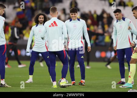 Londres, Royaume-Uni. 22 mars 2024. Londres, Angleterre, 22 mars 2024 : Pau Cubarsi (26 Espagne) s'échauffe lors du match amical international entre l'Espagne et la Colombie au stade de Londres, Angleterre (Alexander Canillas/SPP) crédit : SPP Sport Press photo. /Alamy Live News Banque D'Images