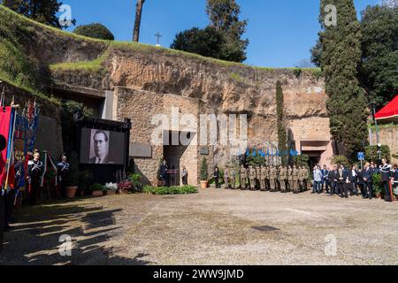 Rome, Italie. 22 mars 2024. Vue générale de la cérémonie marquant le 80e anniversaire du massacre de fosse Ardéatine, le 22 mars 2024, à Rome, Italie. Le massacre de 335 civils et prisonniers politiques de fosse Ardéatine a été perpétré dans cette grotte de Rome le 24 mars 1944 par les troupes d'occupation allemandes pendant la seconde Guerre mondiale en représailles à une attaque partisane menée la veille dans le centre de Rome contre le SS police Regiment Bozen. Crédit : SOPA images Limited/Alamy Live News Banque D'Images