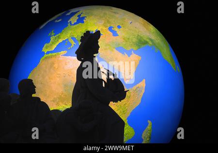 Monument aux découvertes (détail), terminé en 1960, commémorant le 500e anniversaire de la mort du prince Henri le navigateur. Santa Maria de Belém Banque D'Images