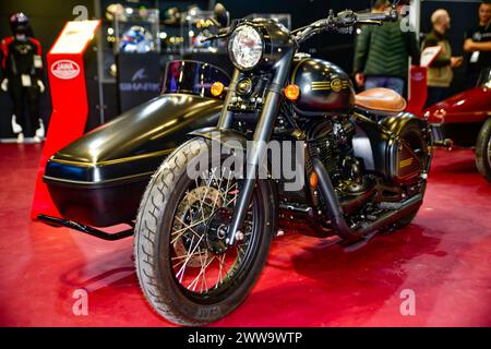 JAWA 300 perak sidecar Istanbul Turkiye 03 21 2024 motobike 2024 Banque D'Images