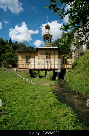 Chapelle sur l'eau, Ojcow, Pologne Banque D'Images