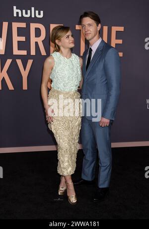 Los Angeles, États-Unis. 21 mars 2024. Joey King et Steven Piet arrivant à la première de « We Were the Lucky Ones » de Hulu à Los Angeles, qui s’est tenue à l’Academy Museum of Motion Pictures à Los Angeles, CA, le 21 mars 2024. © Janet Gough/AFF-USA.COM crédit : AFF/Alamy Live News Banque D'Images