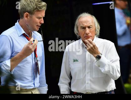 MELBOURNE, AUSTRALIE 25 février 2024. Sur la photo : Sir Jackie Stewart (à droite), ancien Champion du monde de F1 dans le paddock au Rolex Australian Grand Prix 2024 de la FIA Formula 1 3ème manche du 22 au 24 mars à l'Albert Park Street circuit, Melbourne, Australie. Crédit : Karl Phillipson/Alamy Live News Banque D'Images