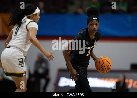 Blacksburg, Virginie, États-Unis. 22 mars 2024. Jordyn Cambridge (3) dribble la balle lors du premier tour de basket-ball universitaire dans le tournoi féminin de la NCAA entre les Commodores de Vanderbilt et les Bears de Baylor Lady au Cassell Coliseum de Blacksburg, en Virginie. Jonathan Huff/CSM/Alamy Live News Banque D'Images