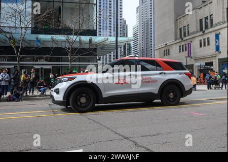 Toronto, ON, Canada - 16 février 2024 : TTC transit Surepvisor car à Toronto Banque D'Images