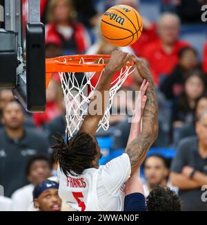 Memphis, Tennessee, États-Unis. 22 mars 2024. L'attaquant de Houston JA'VIER FRANCIS (5) se rend sur le plateau lors du premier tour du tournoi de basket-ball masculin de la NCAA entre les Cougars de Houston et les Lancers de Longwood le 22 mars 2024. Houston a gagné, 86-46. (Crédit image : © Scott Coleman/ZUMA Press Wire) USAGE ÉDITORIAL SEULEMENT! Non destiné à UN USAGE commercial ! Banque D'Images