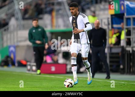 Chemnitz, Allemagne. 22 mars 2024. Soccer, U21 hommes : qualification pour le Championnat d'Europe, Allemagne - Kosovo, 1er tour, Groupe d, Journée 8, stade - an der Gellertstraße. L'Allemand Ansgar Knauff joue le ballon. Crédit : Robert Michael/dpa/Alamy Live News Banque D'Images