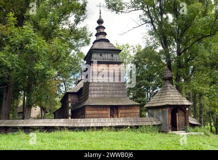Église grecque catholique des Saints Cosmas et Damian à Bartne, Pologne Banque D'Images