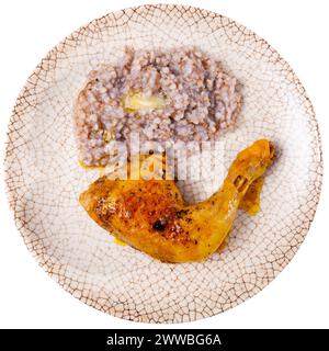 Cuisses de poulet avec sarrasin, délicieux dîner Banque D'Images