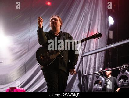 Londres, Royaume-Uni. 22 mars 2024. Loathe jouant en concert à l'OVO Wembley Arena, Londres, le 22 mars 2024 Erik Bickerstaffe , guitariste , second chanteur Loath (parfois stylisé LOATHE) est un groupe de heavy metal anglais formé en 2014. Ils sont signés chez SharpTone Records et ont sorti deux EP et trois albums studio. Les œuvres du groupe sont souvent classées dans le genre metalcore avec des éléments expérimentaux. Loathe a été nominé pour les Heavy Metal Awards meilleur groupe de percée britannique et Metal Hammer Golden Gods Awards meilleur nouveau groupe en '18. Crédit : Dafydd Owen/Alamy Live News Banque D'Images