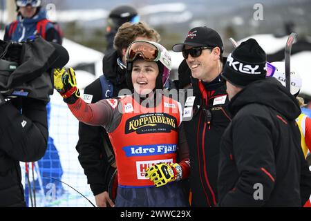 Marielle Thompson, Canada, (rouge) remporte la grande finale féminine lors de la Coupe du monde de ski cross FIS à Idre Fjäll, Suède Marsch 23, 2024. Photo : Anders Wiklund / TT / Code 10040 Banque D'Images