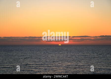 Tôt à la plage de Sotavento, lever de soleil à Costa Calma, Fuerteventura en Espagne Banque D'Images