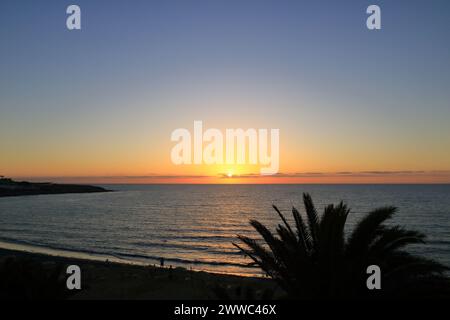 Tôt à la plage de Sotavento, lever de soleil à Costa Calma, Fuerteventura en Espagne Banque D'Images