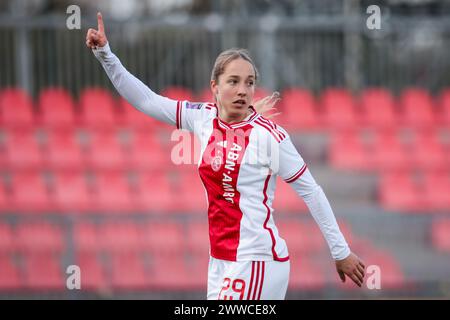 Amsterdam, pays-Bas. 23 mars 2024. AMSTERDAM, 23-03-2024, de. Toekomst, Azerion Eredivisie vrouwen, Ajax - PEC (femmes), saison 2023/2024, pendant le match Ajax - PEC (femmes), joueur d'Ajax Danique Tolhoek crédit : Pro Shots/Alamy Live News Banque D'Images