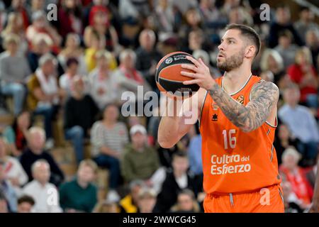 Le joueur de Valence #16 Stefan Jovic est vu en action lors du match Euroleague entre L'AS Monaco et Valence basket à la salle Gaston-médecin. Score final ; Monaco 79:78 Valencia basket. Banque D'Images