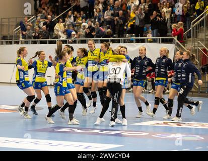 Hamar, Norvège. 23 mars 2024. Hamar, Norvège, 23 mars 2024 : les joueuses de Storhamar célèbrent après avoir remporté le match de handball féminin de la Ligue européenne EHF entre Storhamar et Thuringer au Boligpartner Arena à Hamar, Norvège (Ane Frosaker/SPP) crédit : SPP Sport Press photo. /Alamy Live News Banque D'Images