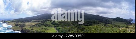 Un panorama aérien de l'est de Maui près de Hana. Banque D'Images