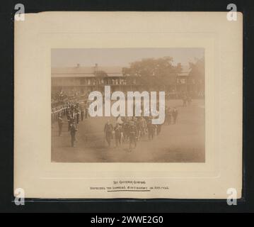 Photographie du gouverneur général inspectant le contingent impérial à son arrivée à Sydney, Nouvelle-Galles du Sud, Australie. Banque D'Images