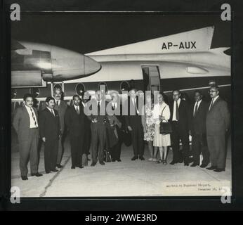 Description : arrivée à l'aéroport de Peshawar. 16 novembre 1970. Lieu : Peshawar, Pakistan date : 16 novembre 1970 pakistan, asie, asiathrough alens Banque D'Images