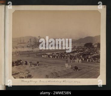 Description : Hong Kong - revue de l'anniversaire de la Reine 1893. Lieu : Hong Kong, Hong Kong date : 1893 hongkong, asie, asiathrough alens Banque D'Images