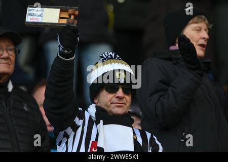 Nottingham le samedi 23 mars 2024. Lors du match de Sky Bet League 2 entre Notts County et Salford City à Meadow Lane, Nottingham le samedi 23 mars 2024. (Photo : Jon Hobley | mi News) crédit : MI News & Sport /Alamy Live News Banque D'Images