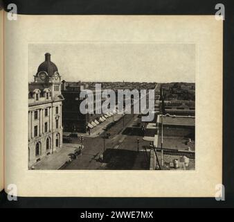 Un volume photographique de 1919 documentant la tournée du Prince de Galles au Canada, montrant les événements officiels, les lieux et les apparitions publiques. Banque D'Images