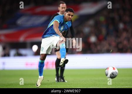 Londres, Royaume-Uni. 23 mars 2024. Rodrygo du Brésil lors du match amical international entre l'Angleterre et le Brésil au stade de Wembley le 23 mars 2024 à Londres, Angleterre. (Photo de Daniel Chesterton/phcimages.com) crédit : PHC images LTD/Alamy Live News Banque D'Images