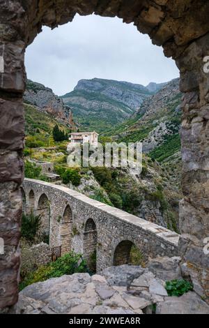 Bar aqueduc vu de la forteresse de Stari Bar, Monténégro Banque D'Images