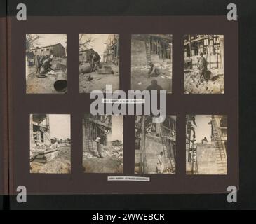 Les images représentent des maçons arabes construisant une porte à Jaffa, en Palestine, entre 1922 et 1923, montrant leur travail sur la construction et les détails de pierre. Banque D'Images