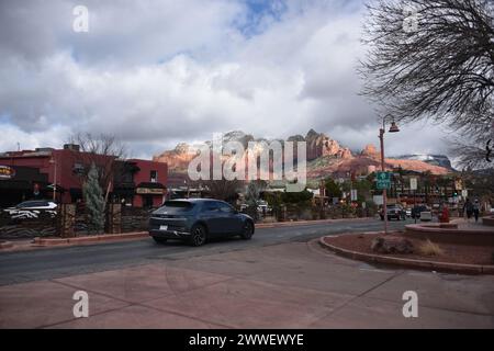 Sedona, Arizona. ÉTATS-UNIS 2/3/20.. Sedona Arizona Red Rock Country, cuisine fine, ruisseau de chêne immaculé, hébergement haut de gamme, boutiques pittoresques, sentiers de randonnée, Banque D'Images